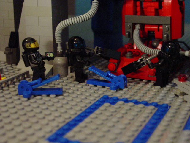 12-mech-bay-04.jpg