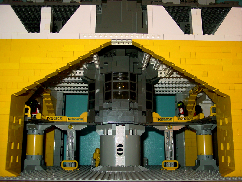 21-moonbase-05-back-center-power-collector.jpg