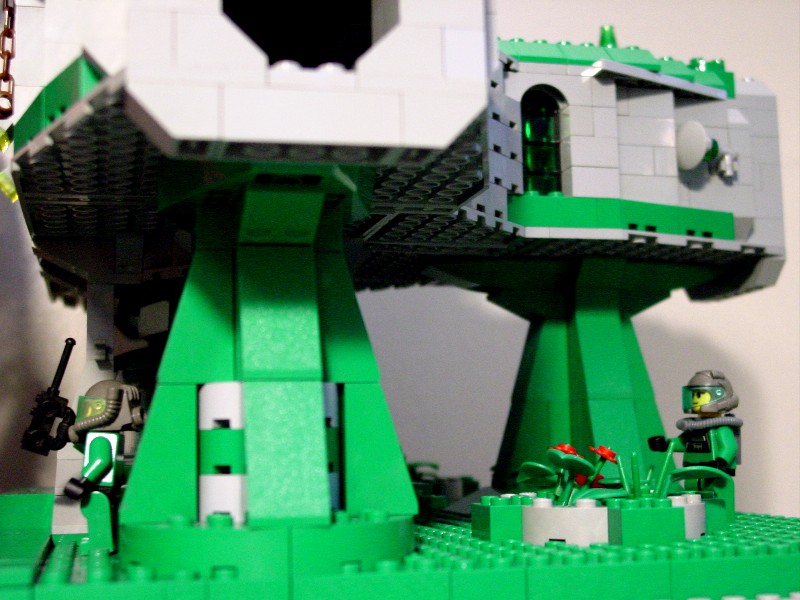 13-mech-bay-08-chili-den.jpg