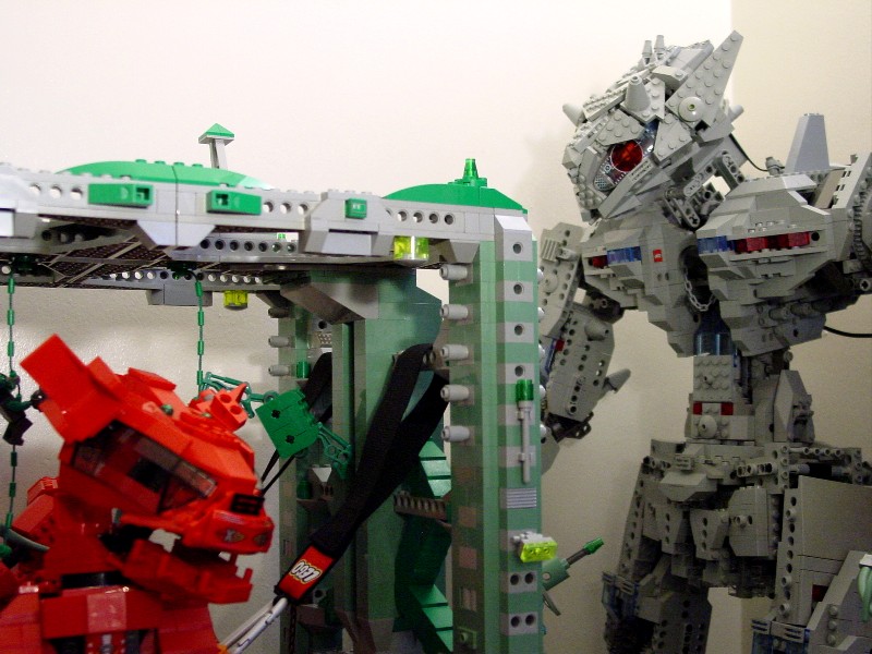 26-mech-bay-08-chili-den-beeesh-creep-over.jpg