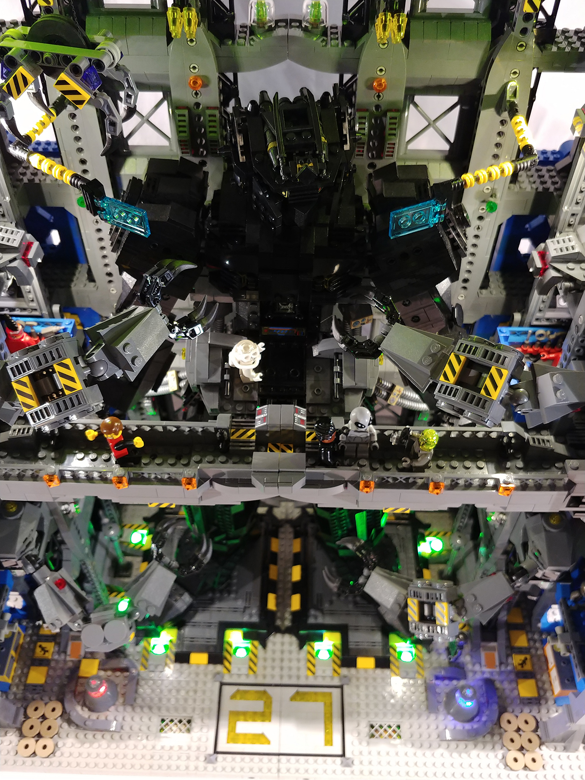 mech-bay-27-f004.jpg