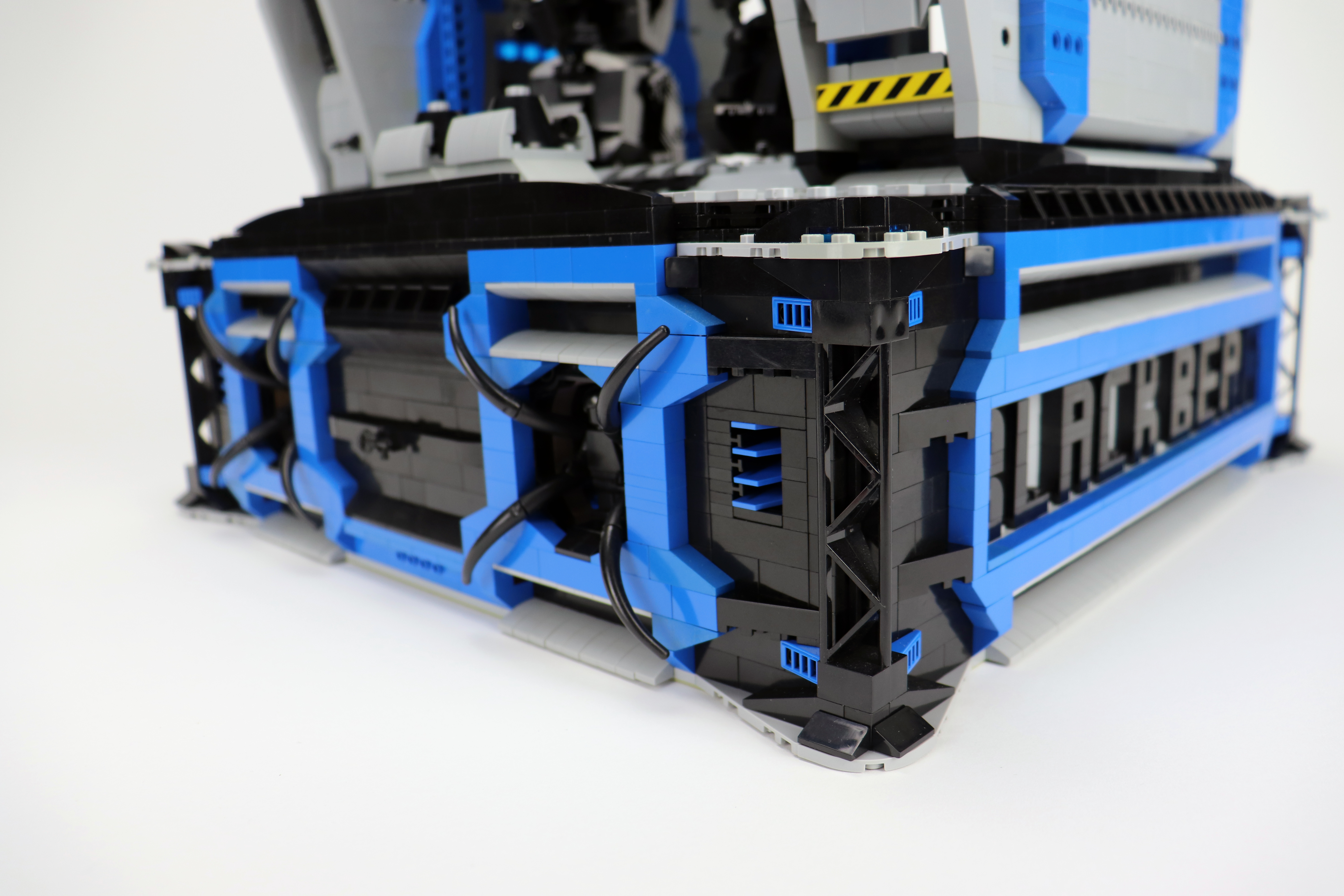 22-mech-bay-29.jpg