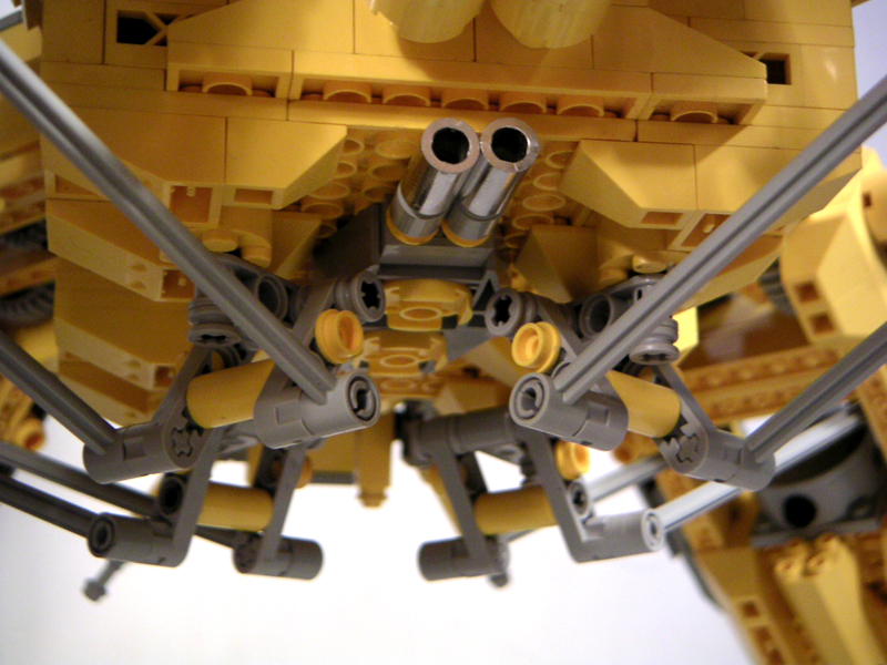 d6-qwelder-mech-quad-truss-rear-view.jpg