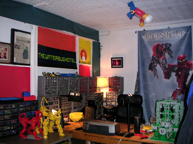 1omy-lego-office--2005.jpg