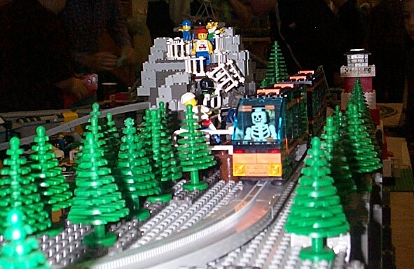 gailshaloweenmonorail4.jpg