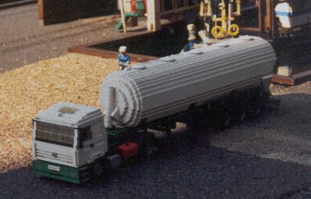 dk2000-012d.jpg