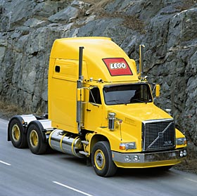 volvo_nl12_lego_1.jpg