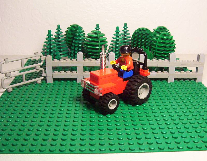 yanmartractorlego1a.jpg