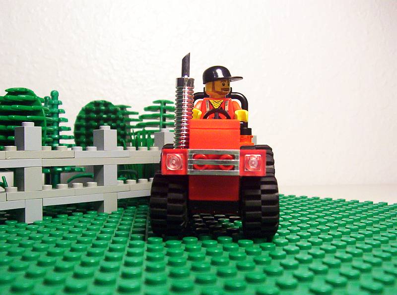 yanmartractorlego1c.jpg
