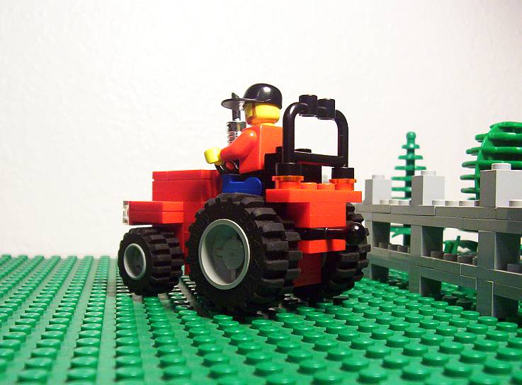 yanmartractorlego1d.jpg