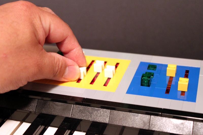 09-synth.jpg