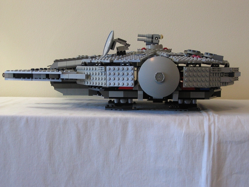 millenium_falcon8.jpg