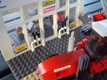 tractor_dealership_25.jpg