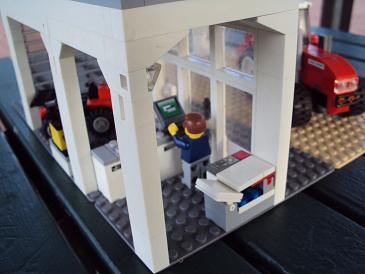 tractor_dealership_27.jpg