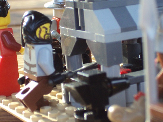 queen_inspects_her_blacksmiths_4.jpg