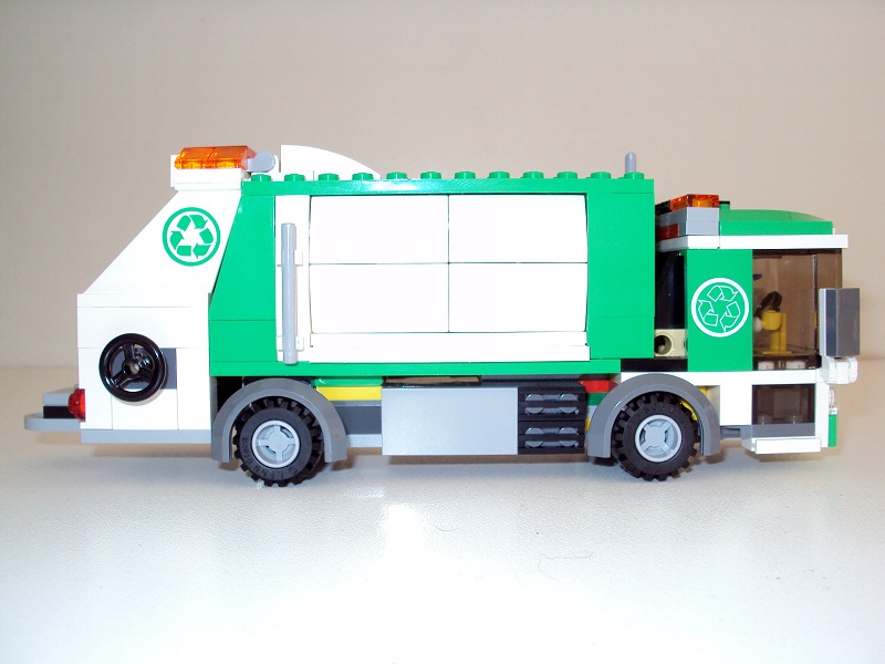 garbage_truck_side_view.jpg