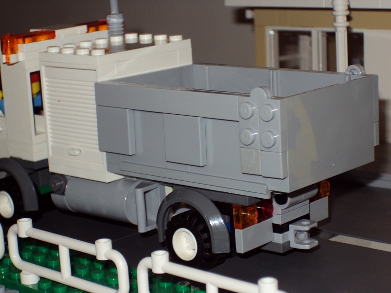 0_council_truck_68.jpg