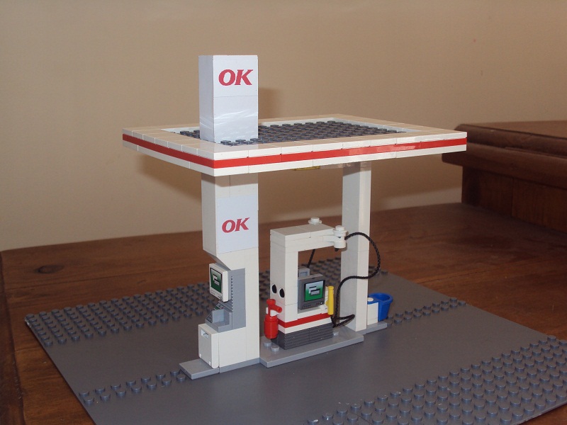 lego_city_automated_service_station_97.jpg