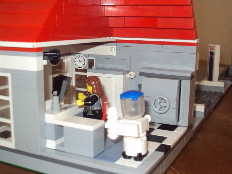 lego_danish_bank_79.jpg