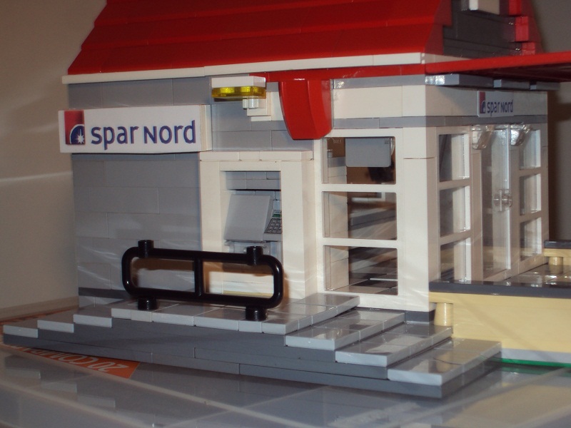 lego_danish_bank_80.jpg