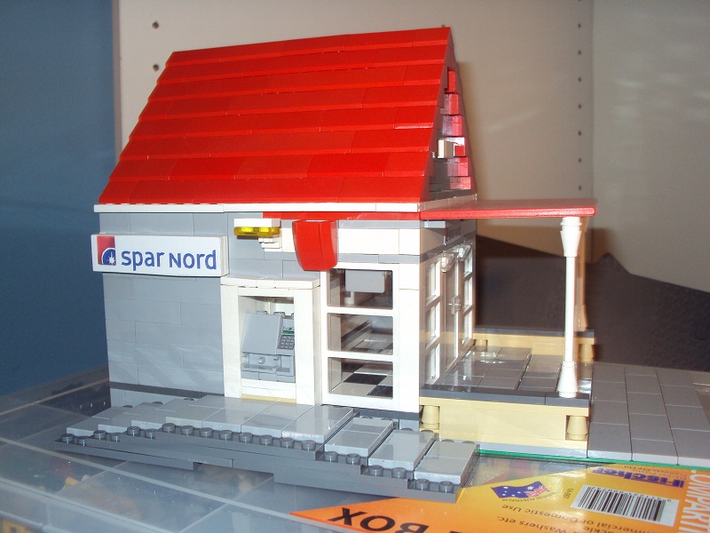 lego_danish_bank_81.jpg
