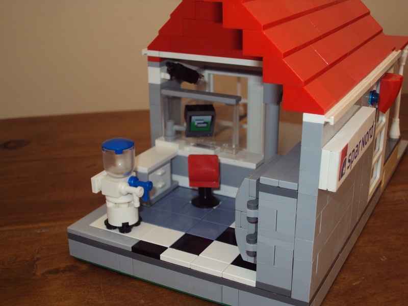 lego_danish_bank_91.jpg