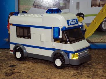 police_rescue_van_1.jpg