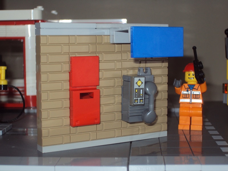 post_box_and_pay_phone_99.jpg