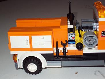 road_rescue_truck_3.jpg