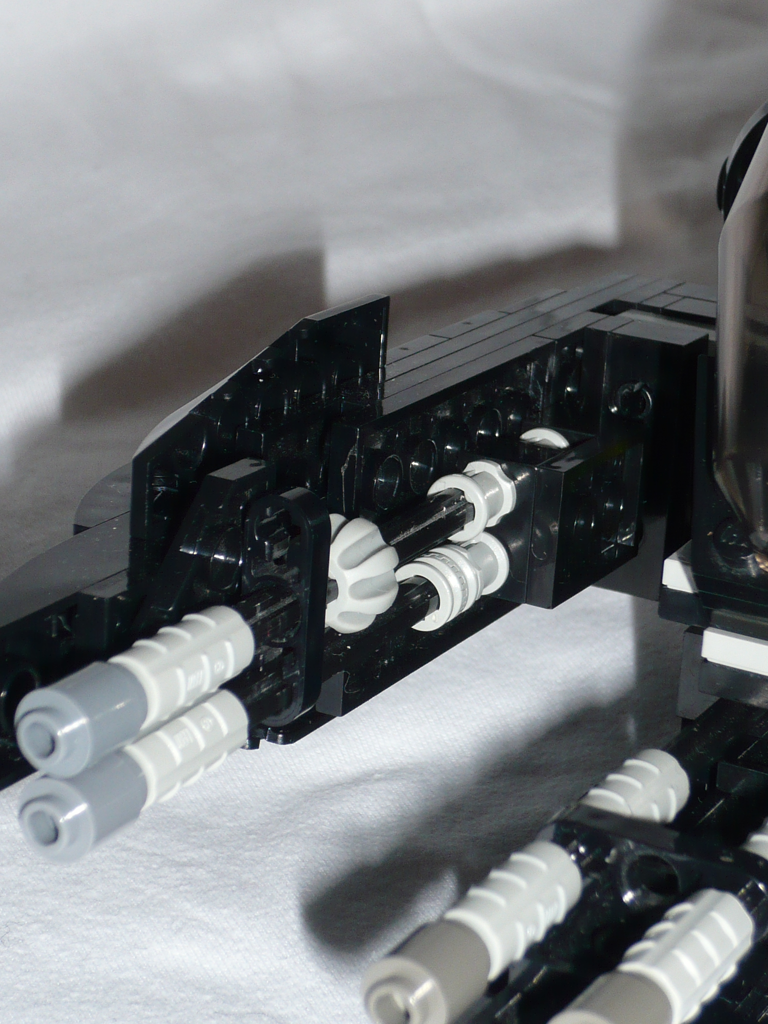 7_weapondetail.jpg