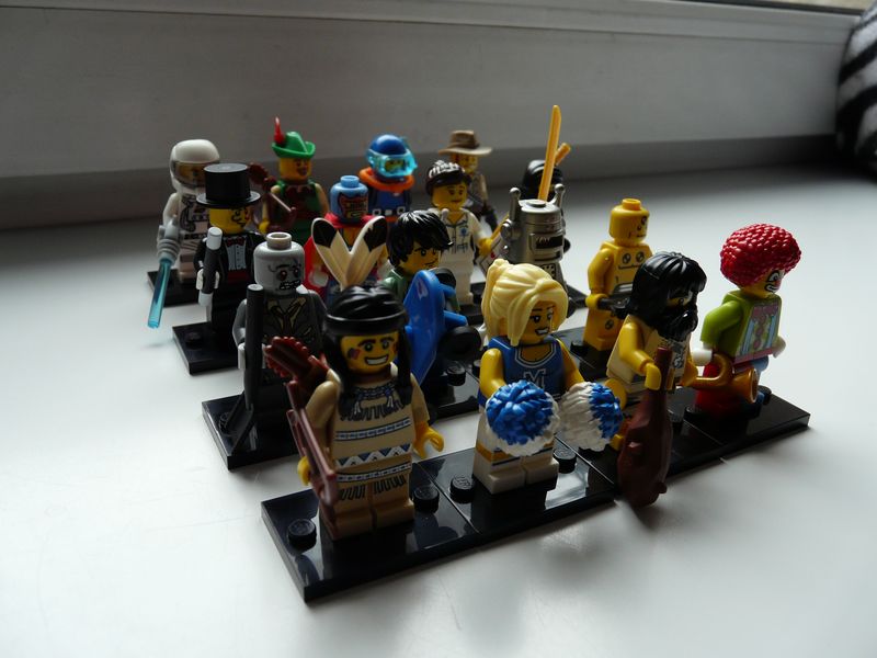 17_all_minifigure_series_1_03.jpg