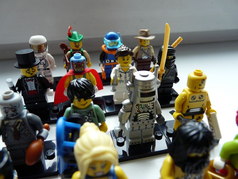 17_all_minifigure_series_1_06.jpg