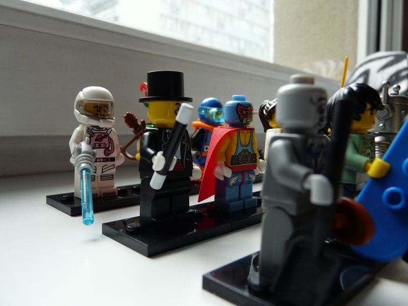 17_all_minifigure_series_1_10.jpg