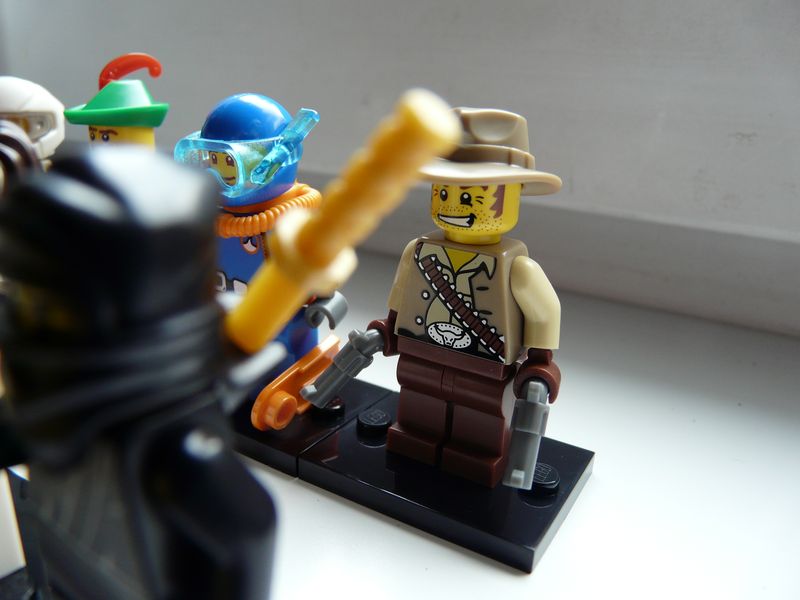 17_all_minifigure_series_1_15.jpg