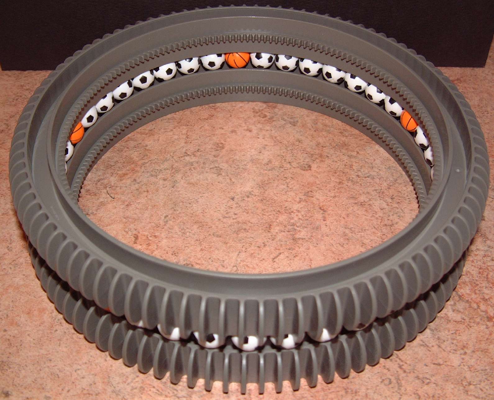hugeballbearing_8.jpg