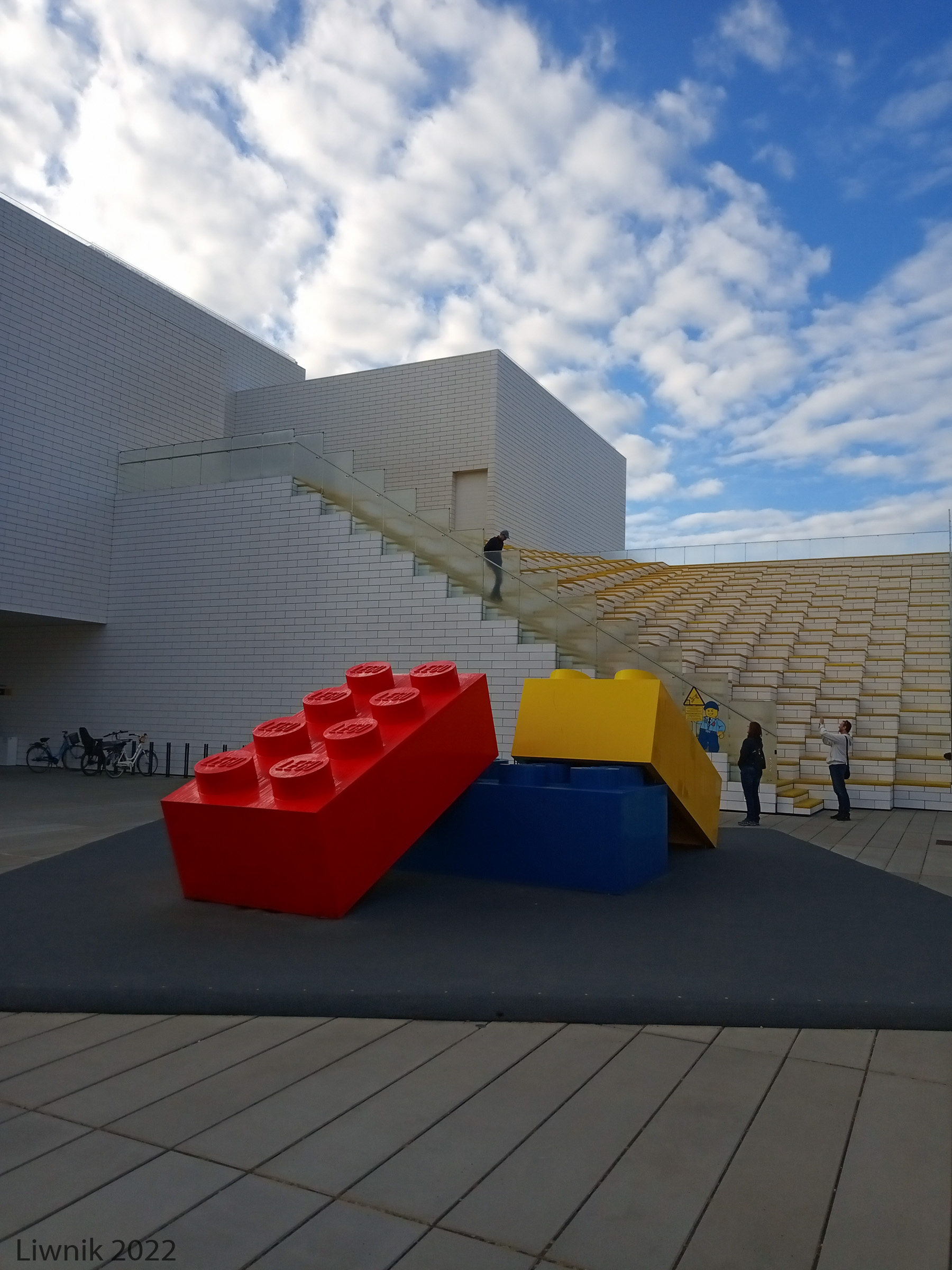 2-p20922-085647cs.jpg