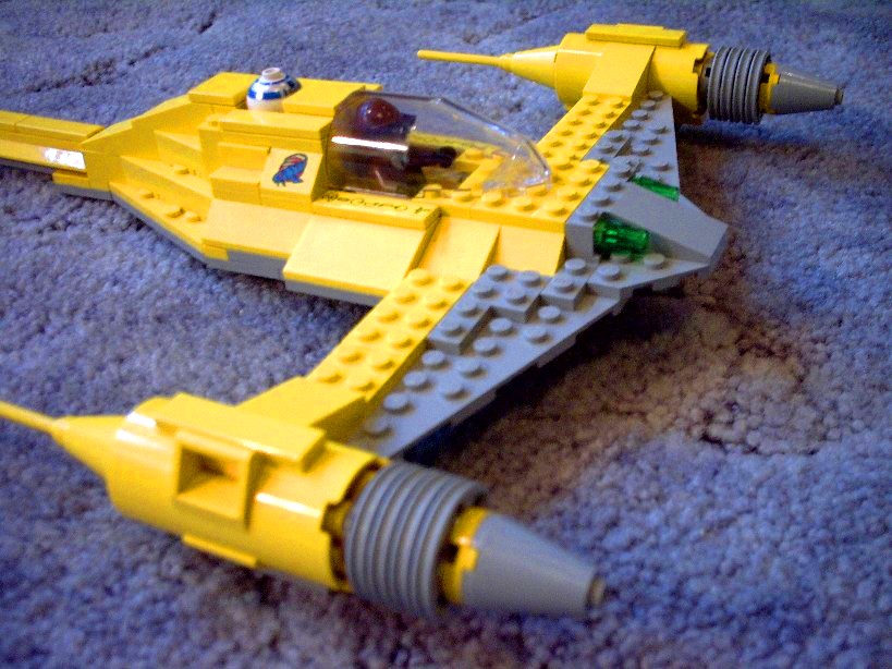 naboo_starfighter_side.jpg
