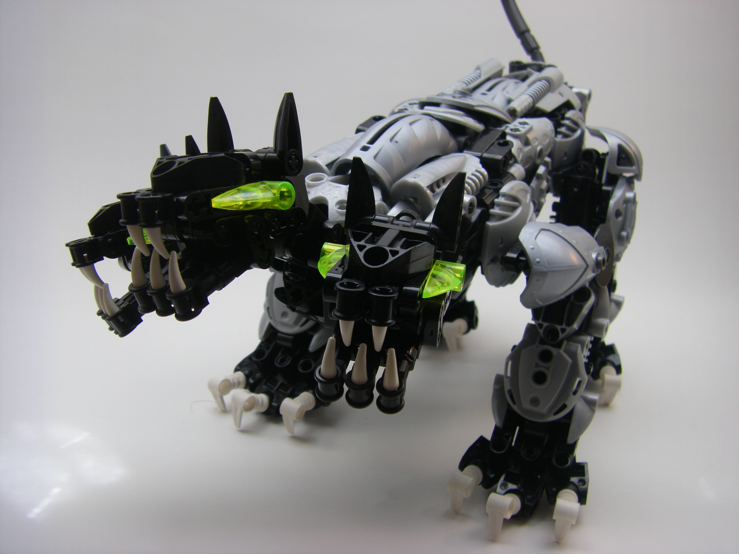 armoredcerberus005.jpg
