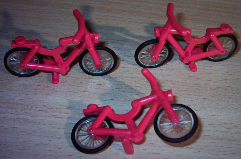 3_rote_fahrraeder.jpg
