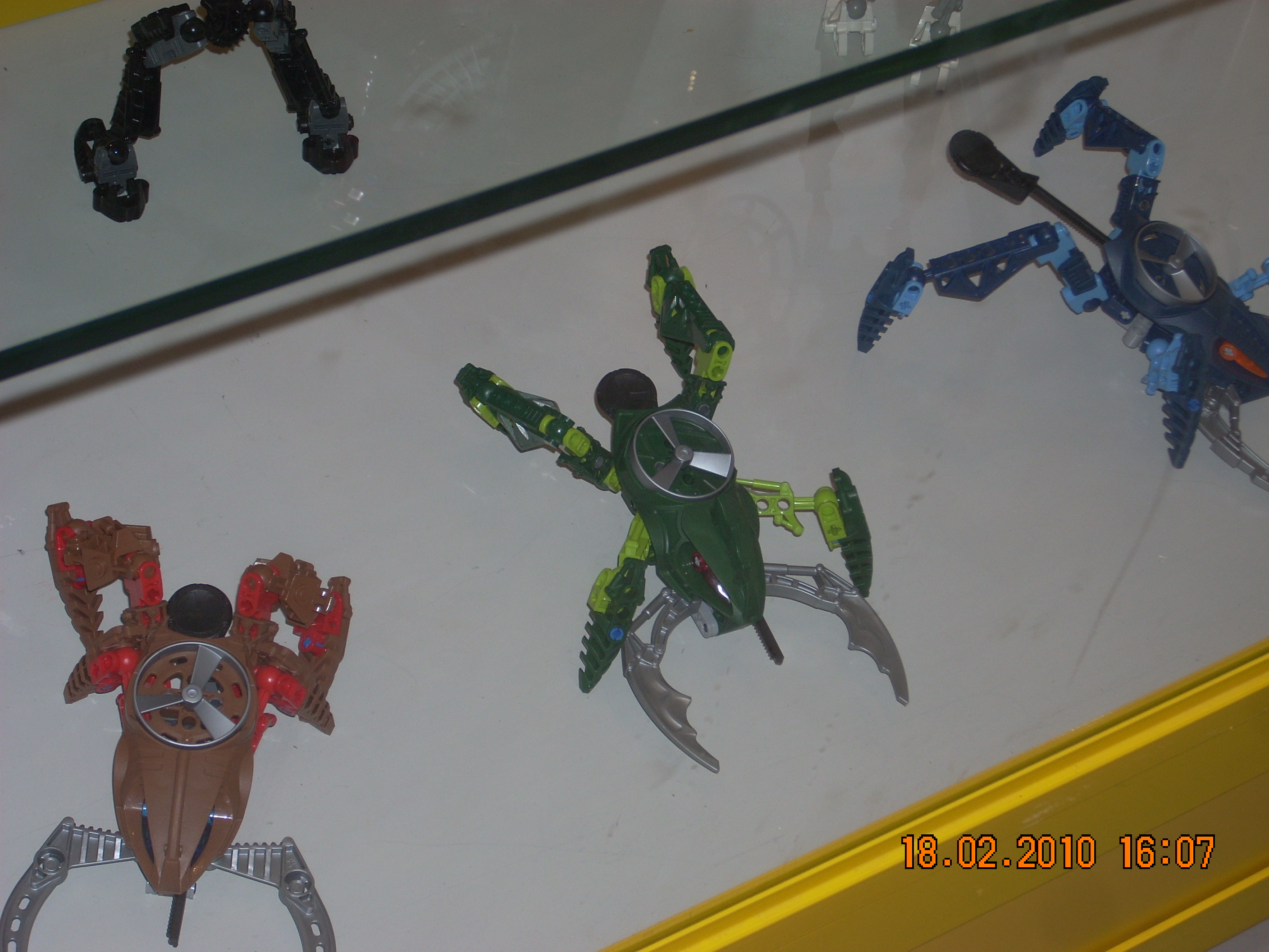 bionicle_exhibit_c.jpg