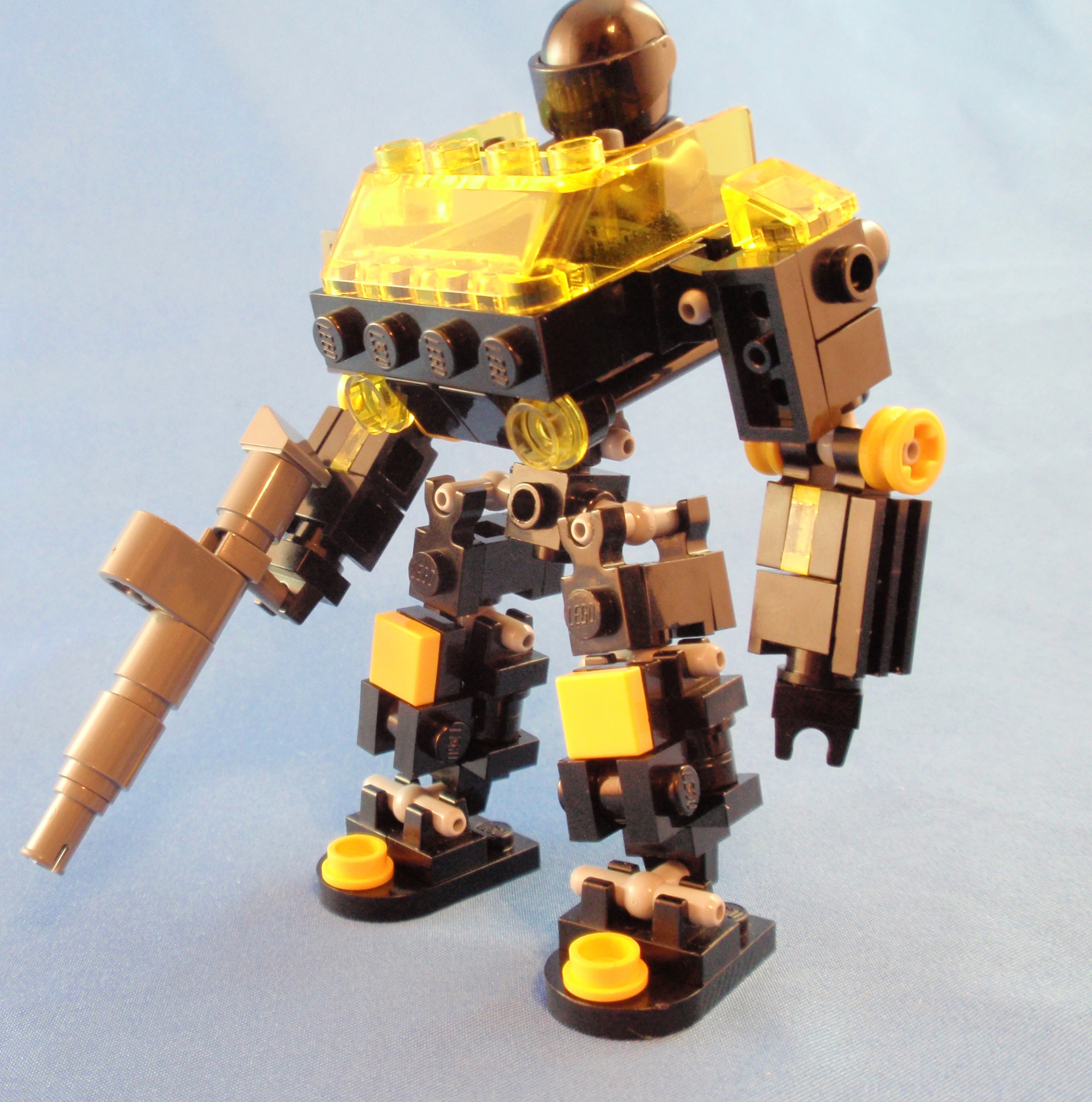 blacktron_i_hardsuit_with_rifle.jpg