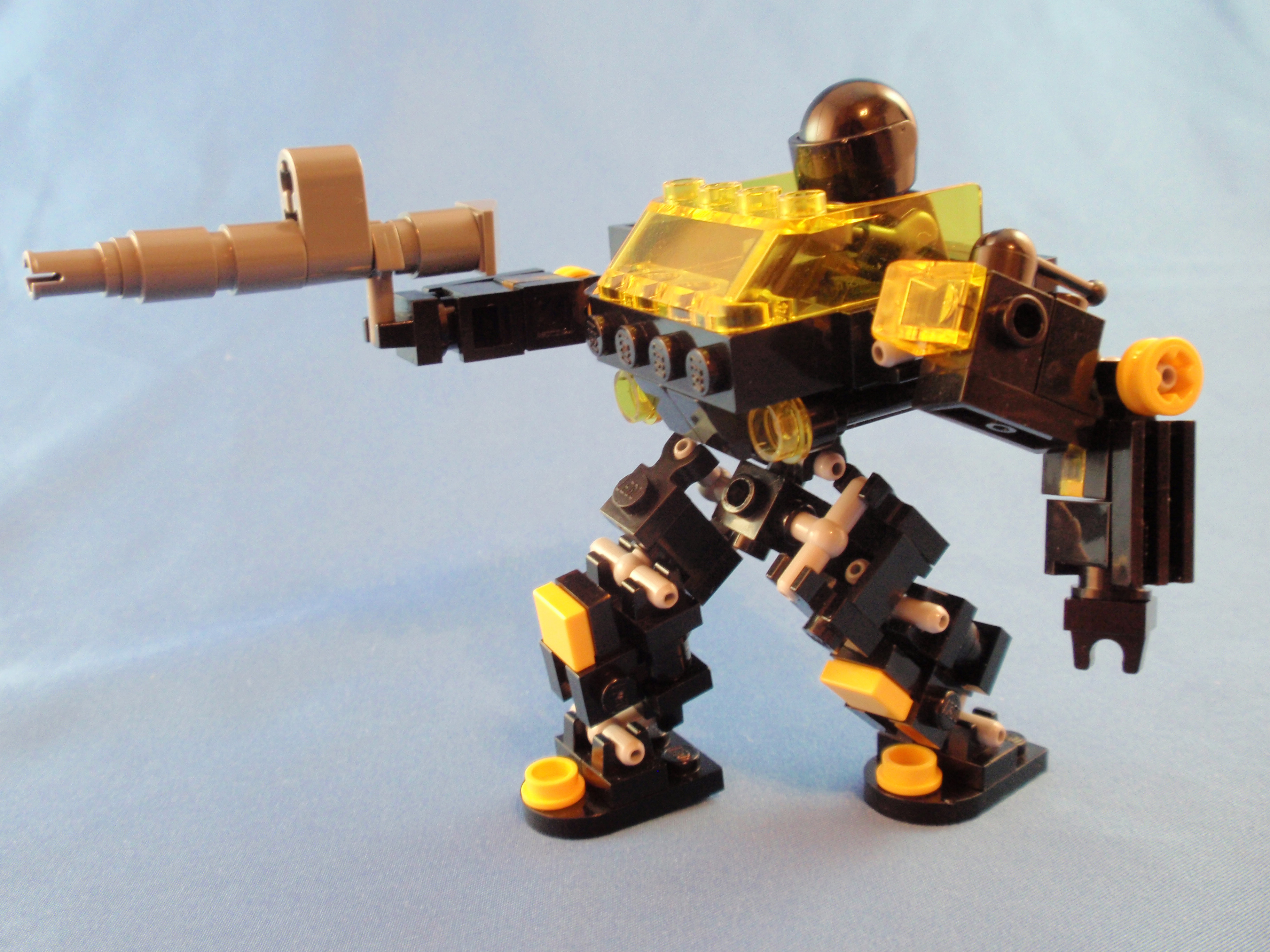 blacktron_i_hardsuit_with_rifle_pose.jpg