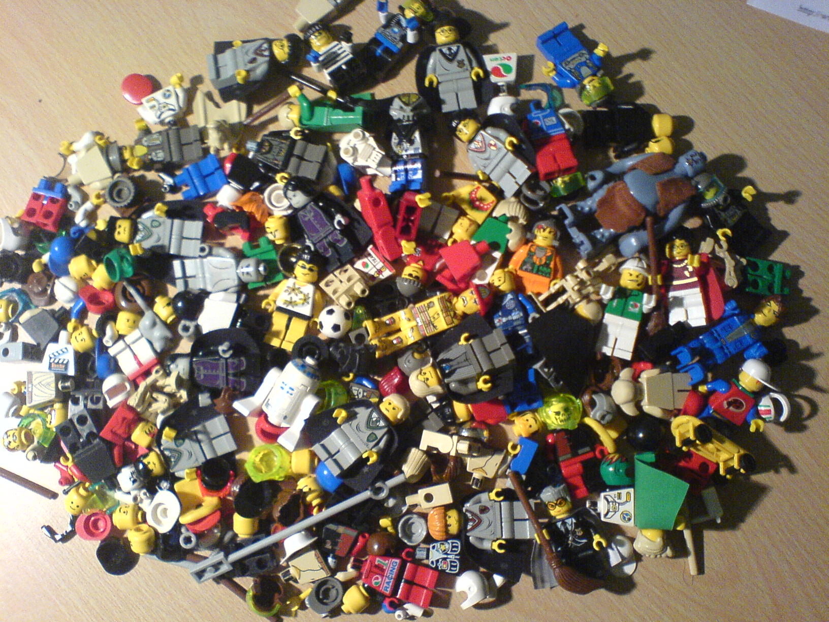 minifigs.jpg