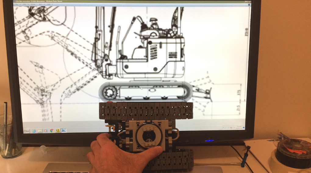 wip_mini_excavator_scale_1.jpg