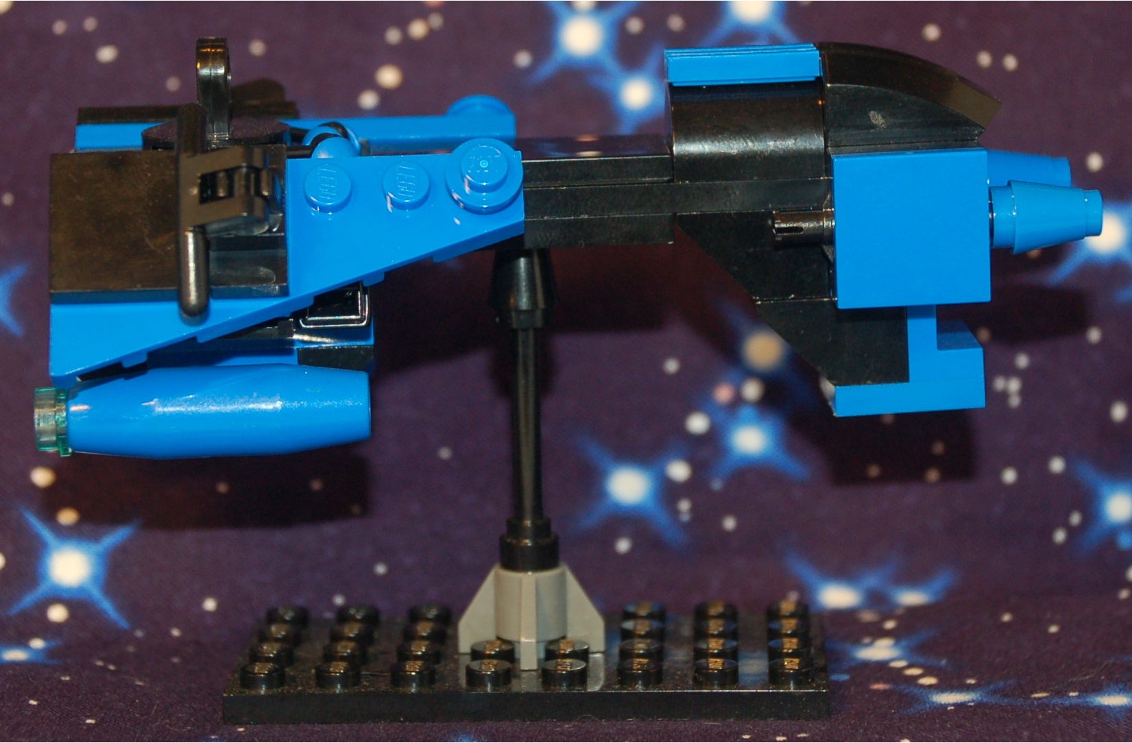 dark_hammer_frigate__side.jpg