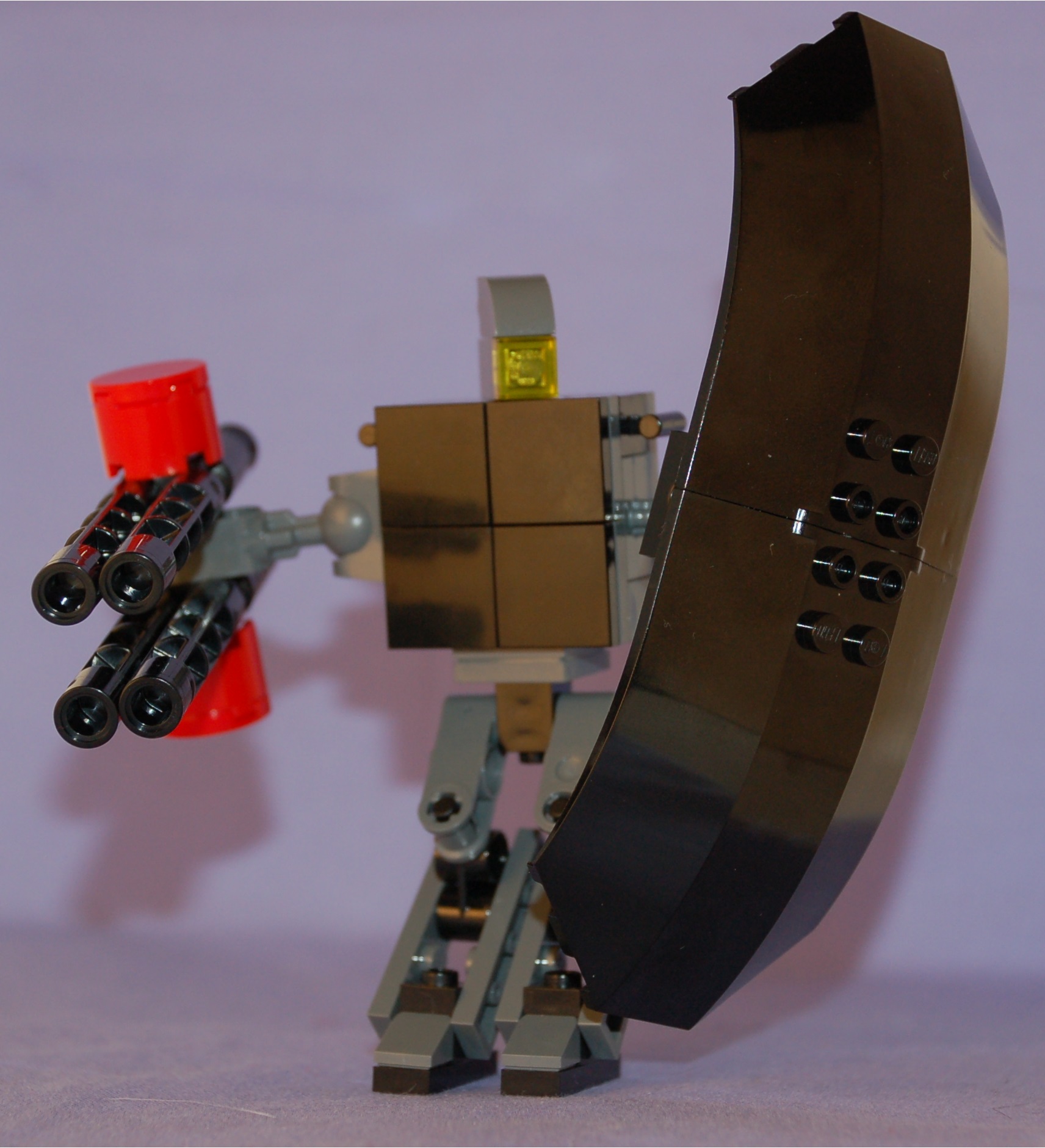 block_chest_-_giant__shield_angle.jpg