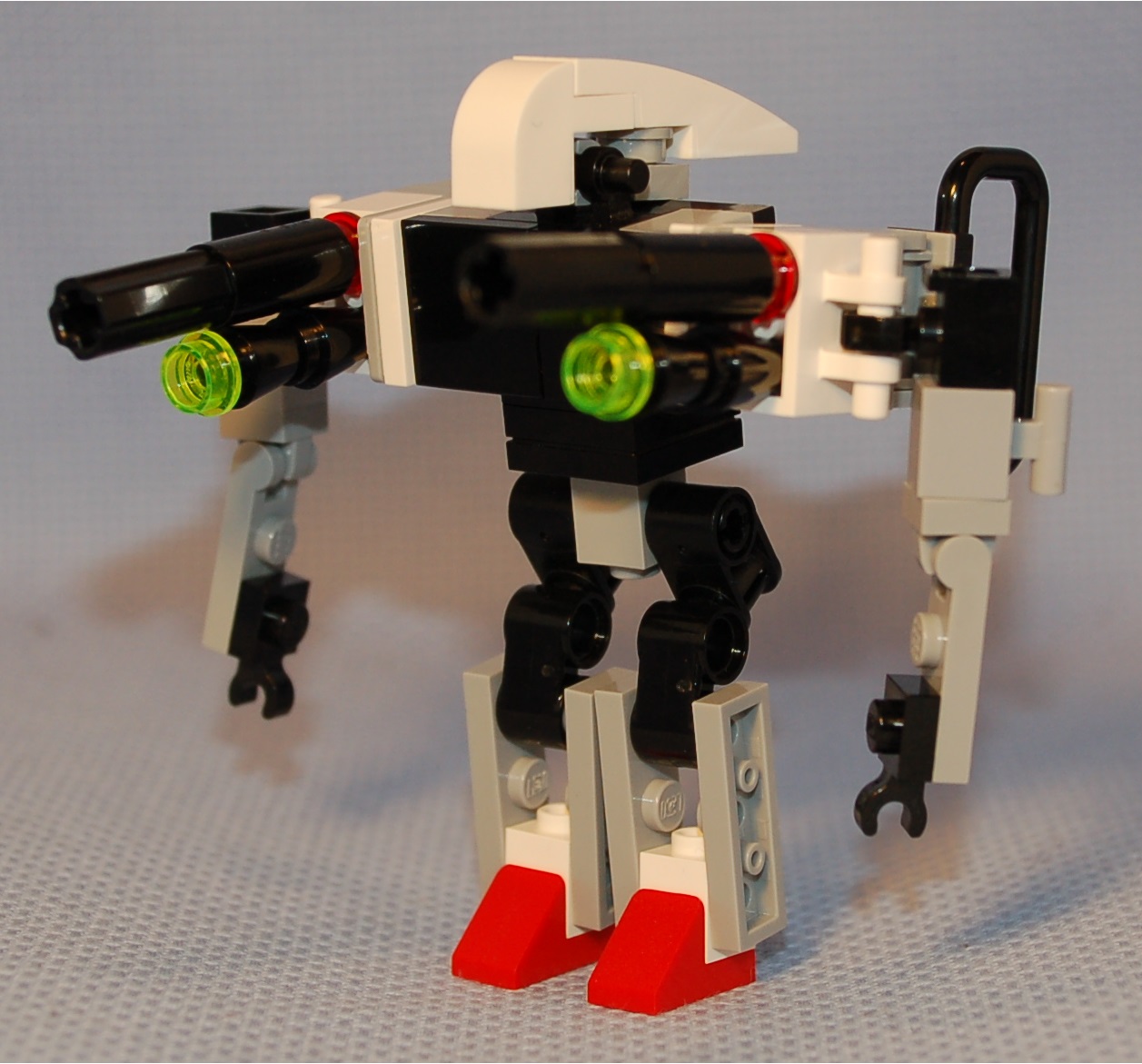 jaeger__guns_out.jpg