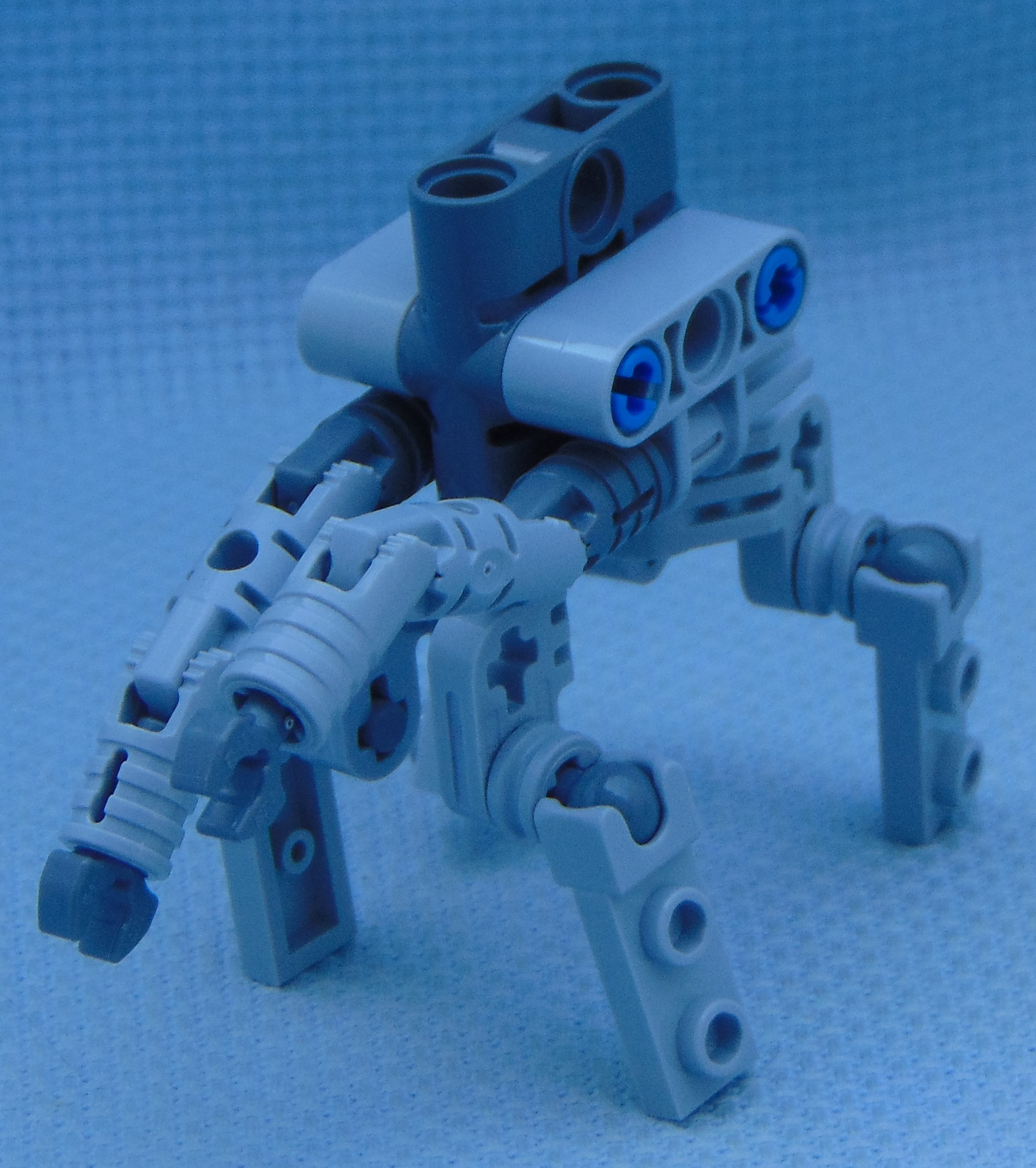 large_construct-o-bot__angle.jpg