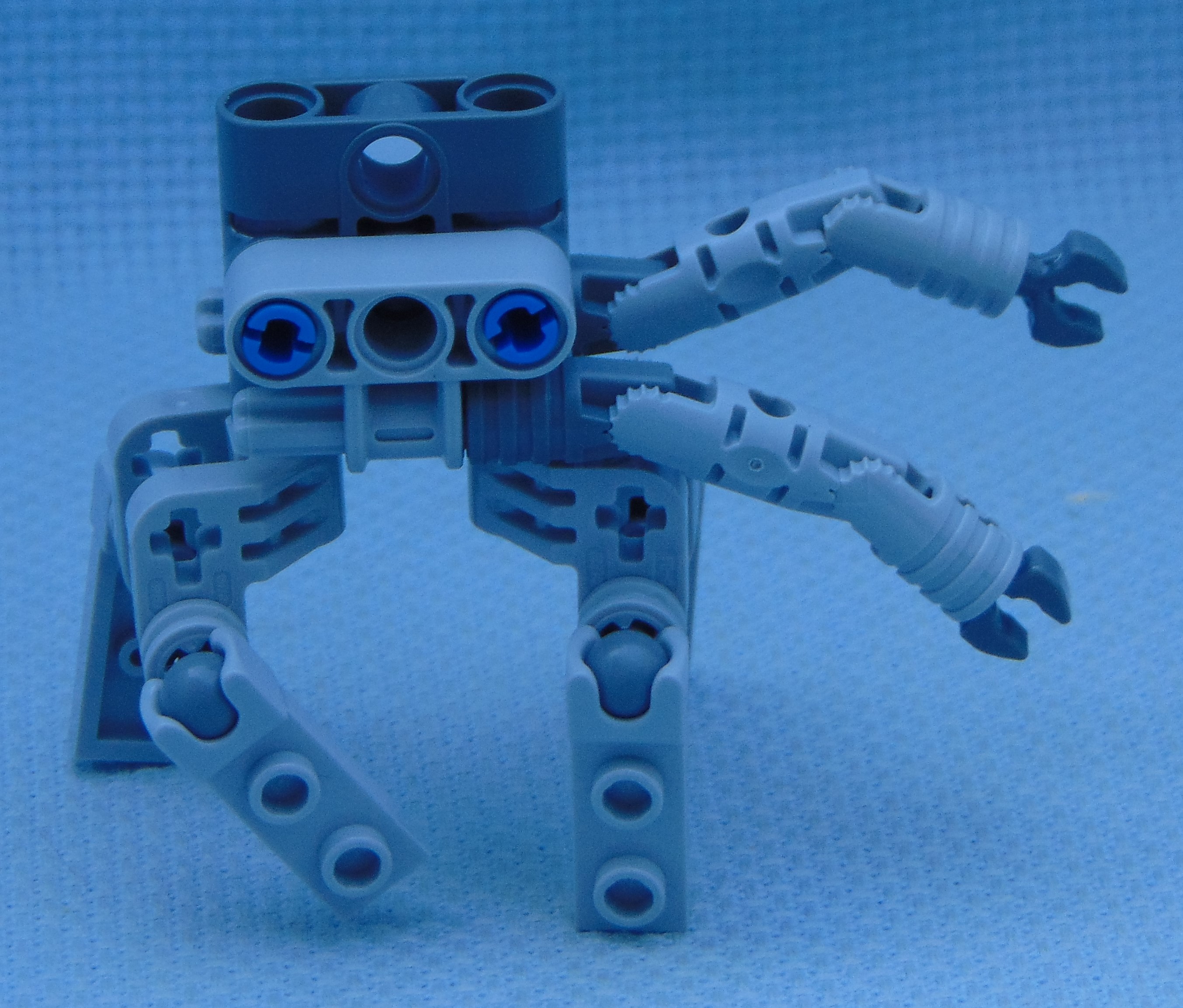 large_construct-o-bot__side.jpg