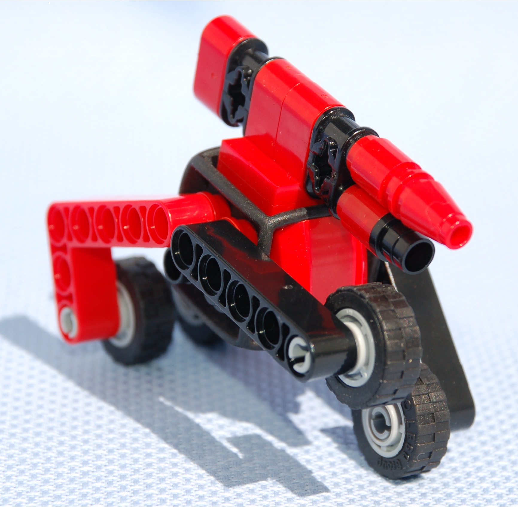 red_rover__one_wheel_up.jpg